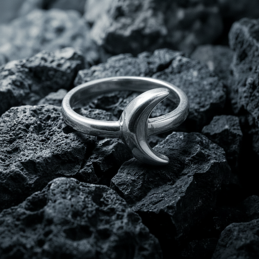 Silver, crescent moon ring - Stellify Jewellery