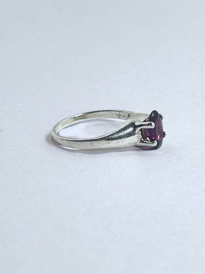 Sri Lankan Garnet Elegance Ring - Stellify