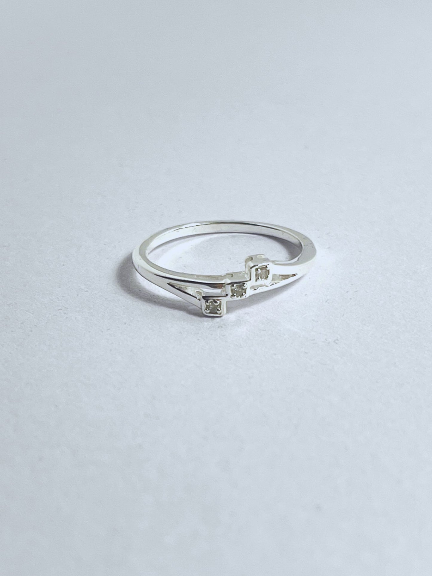 Sterling Silver 3 Stone Staggered White Diamond Ring - Stellify