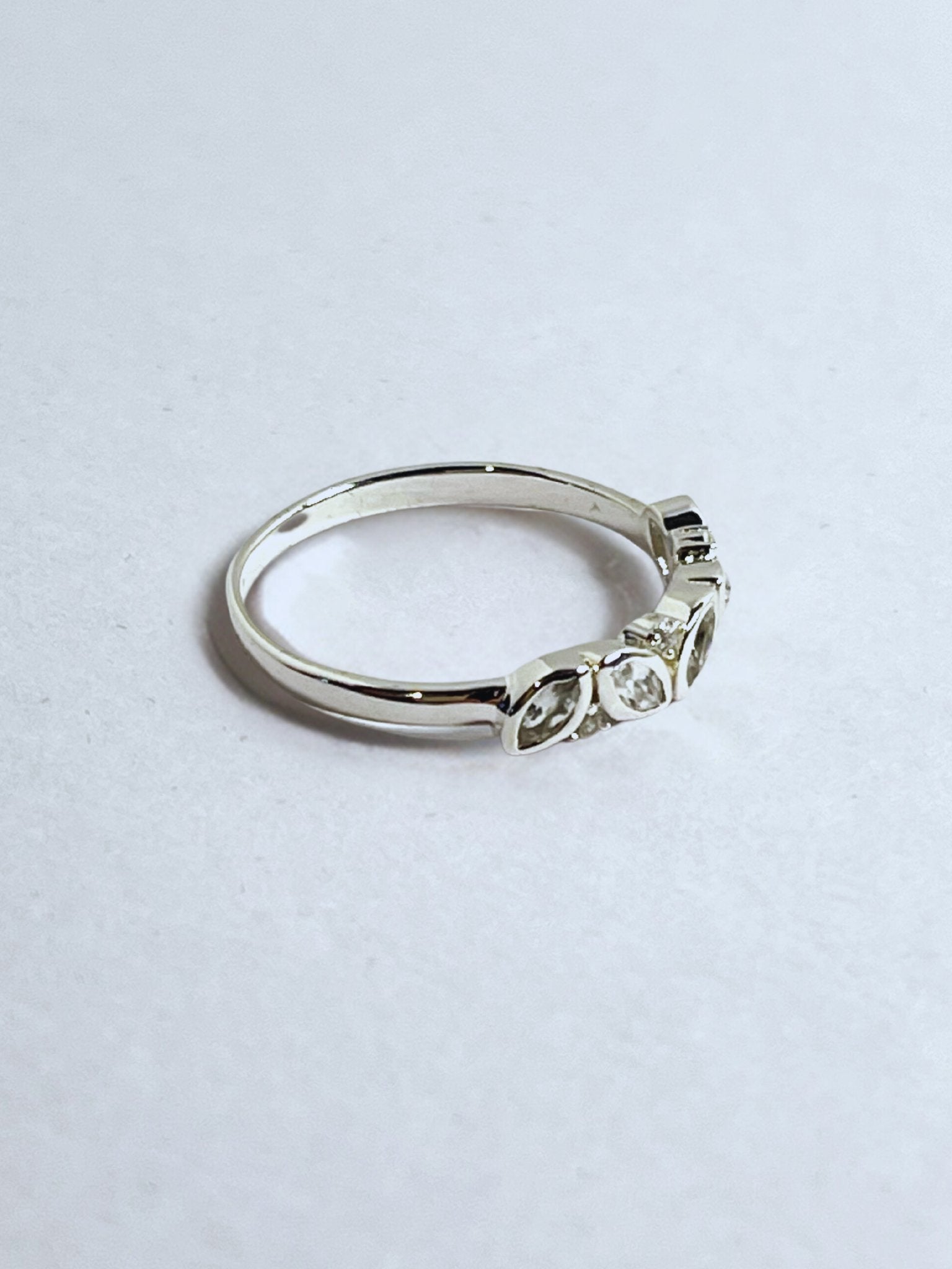 Stunning Leaf Band White Zircon Ring - Stellify